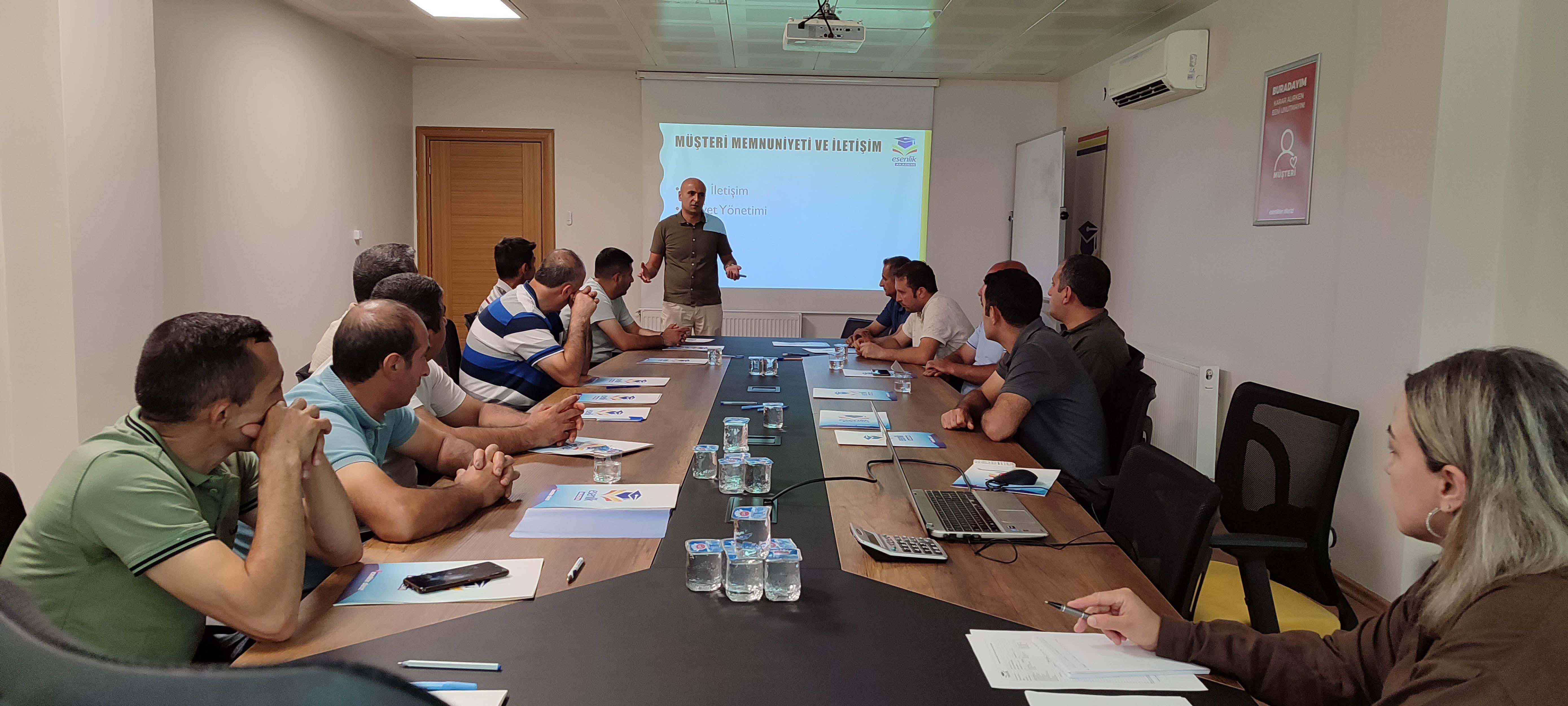 Esenlik Akademi'den Manav ve Şarküteri Şeflerine Hizmet İçi Eğitim